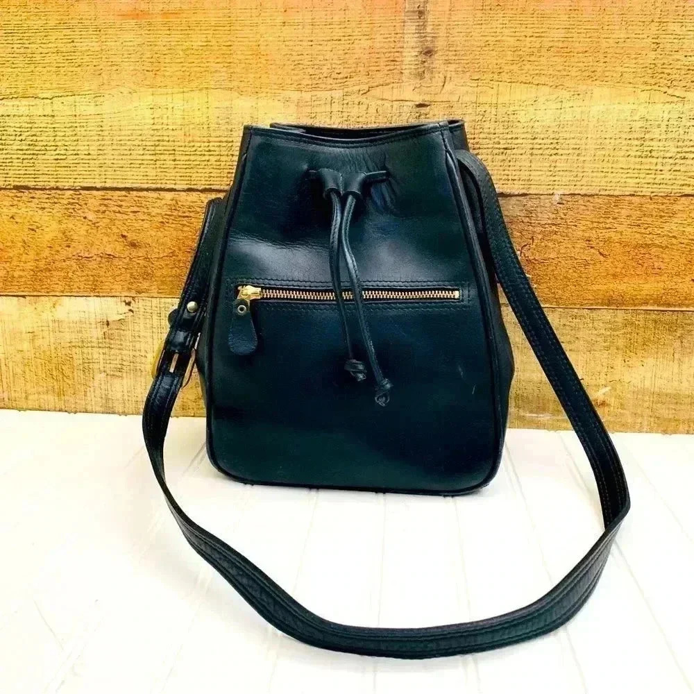 Vintage 90’s Y2K Navy Fossil Leather Drawstring Purse